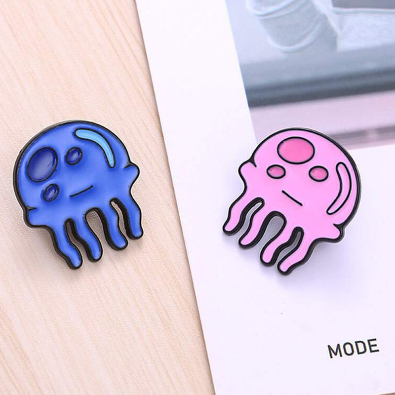 Embroidery Fish - Kawaii medusa emblemas de metal azul