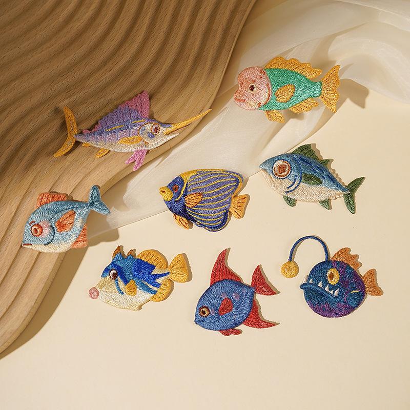 Embroidery Fish - Patch Bordado Termocolante Infantil de Golfinho,