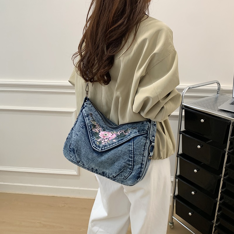 Bolsa Transversal de Ombro em  - Embroidery Fish avaliação e preço